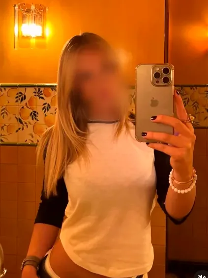Andrea, 29