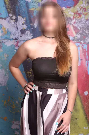 Denise, 27