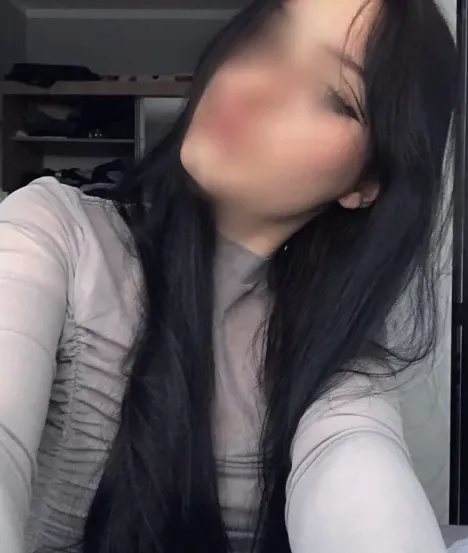 Denise, 20