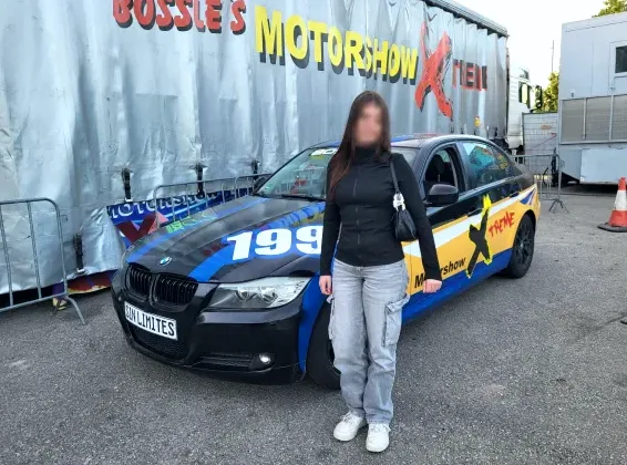 Ela, 18