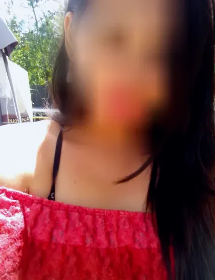 Larissa, 31