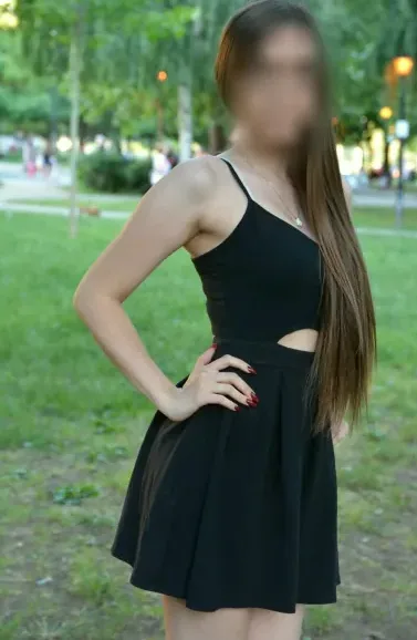 Lucia, 27