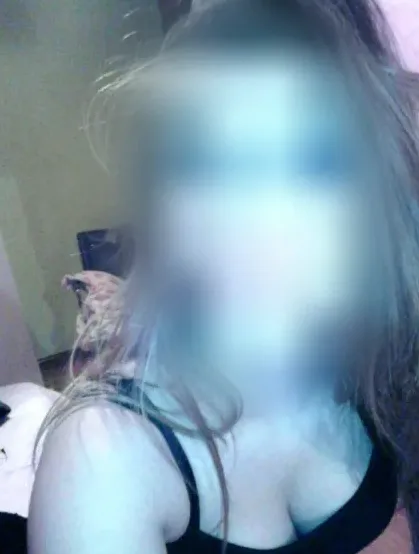 Lucia, 25