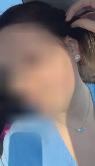 Mia, 29