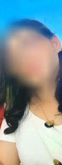 Mia, 30