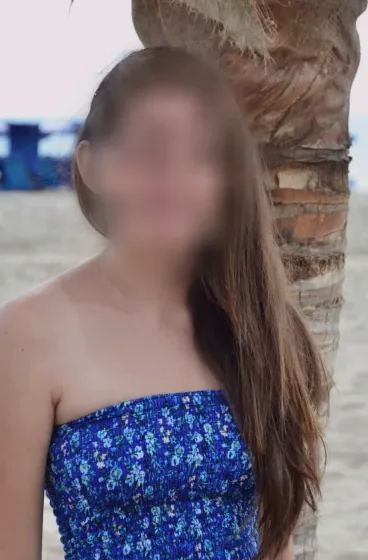 Nicole, 28