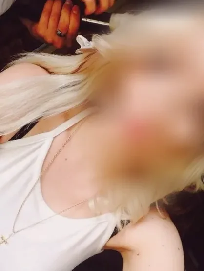 Pauline, 37