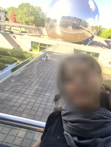 Pauline, 37