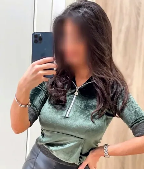 Pia, 28