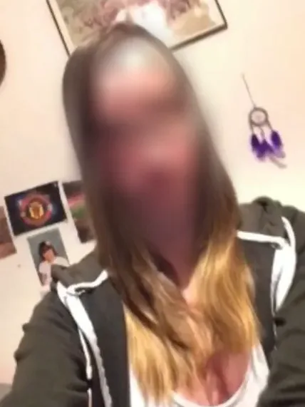 Pia, 25