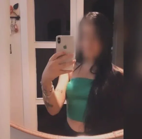 Rebecca, 20