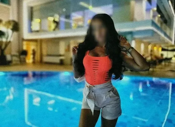 Zeynep, 40